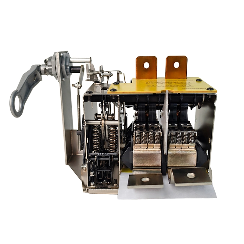 เฟสเดียว 625A CSP เบรกเกอร์น้ํามัน 150KVA มุมมองด้านหน้าโค้ง